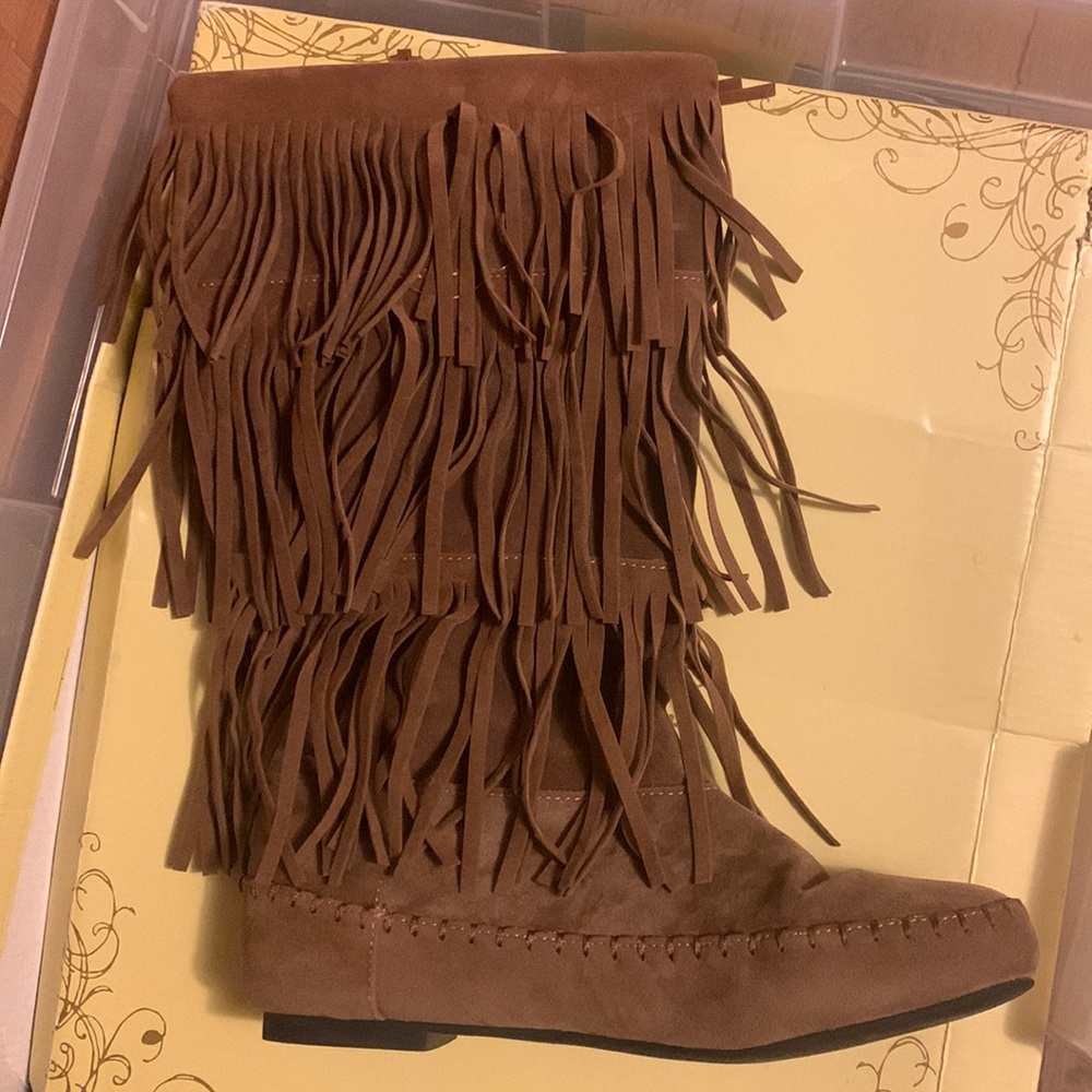 Fringe Boots sz 7 cognac by Charles Albert,used like new in box.Retail price $49